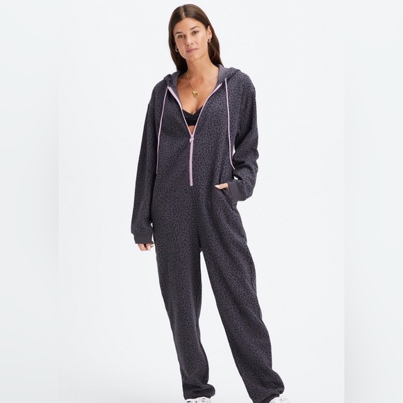 NWT Fabletics Forever Fleece Hooded leopard print pattern lavender zipper Sz XS - Picture 1 of 9